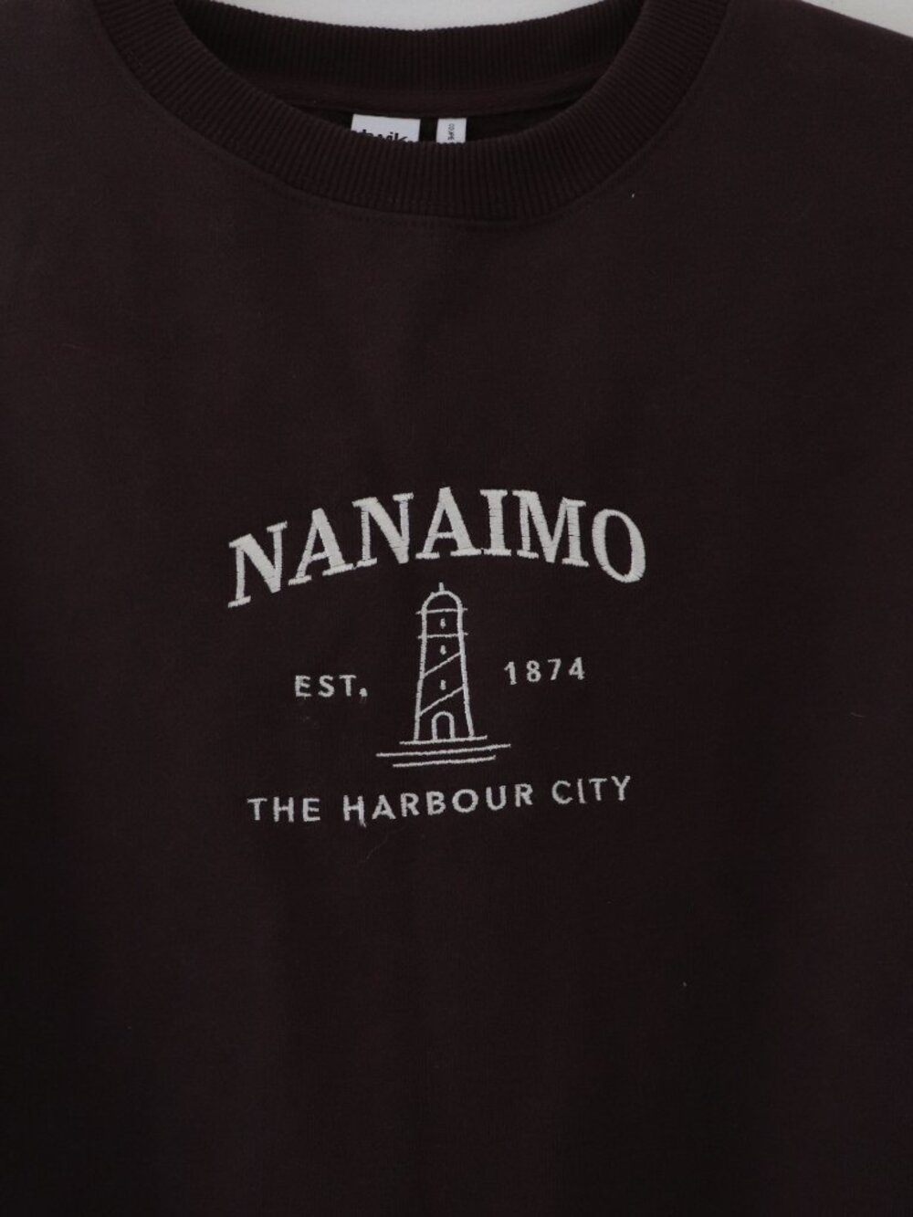 Simons Twik Brown Nanaimo BC Destination Oversized Crewneck Size XS - Picture 4 of 8